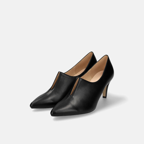 予約：2025AW：フロント スリット ブーティ（7235）ブラック/mamian（マミアン）