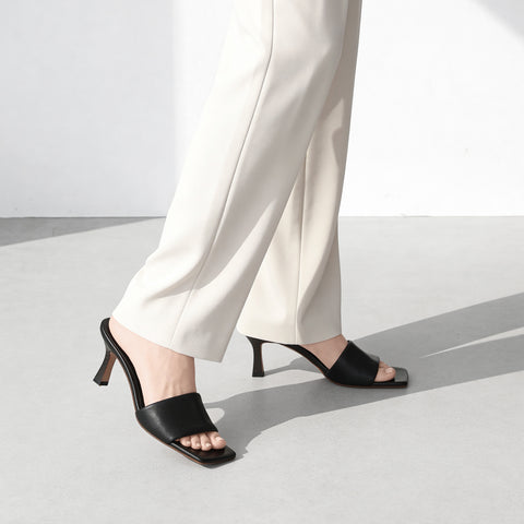 2026SS：ワイドスクエアトゥ パデッド ミュール（m65109）ブラック/CS/mamian（マミアン）