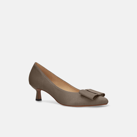 2025AW：スクエアリボン パンプス（m45010）グレージュS/mamian（マミアン）