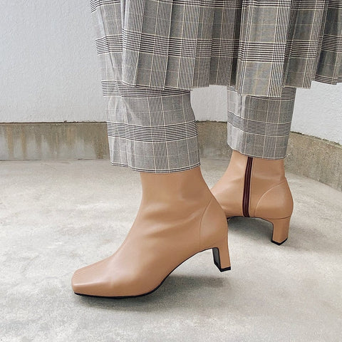 60%OFF：ワイドスクエアトゥ ショートブーツ（5400）ベージュ/mamian（マミアン）